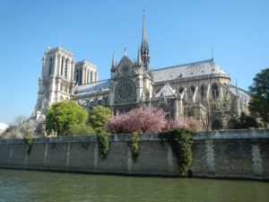 notre dame cathedral paris travel tips